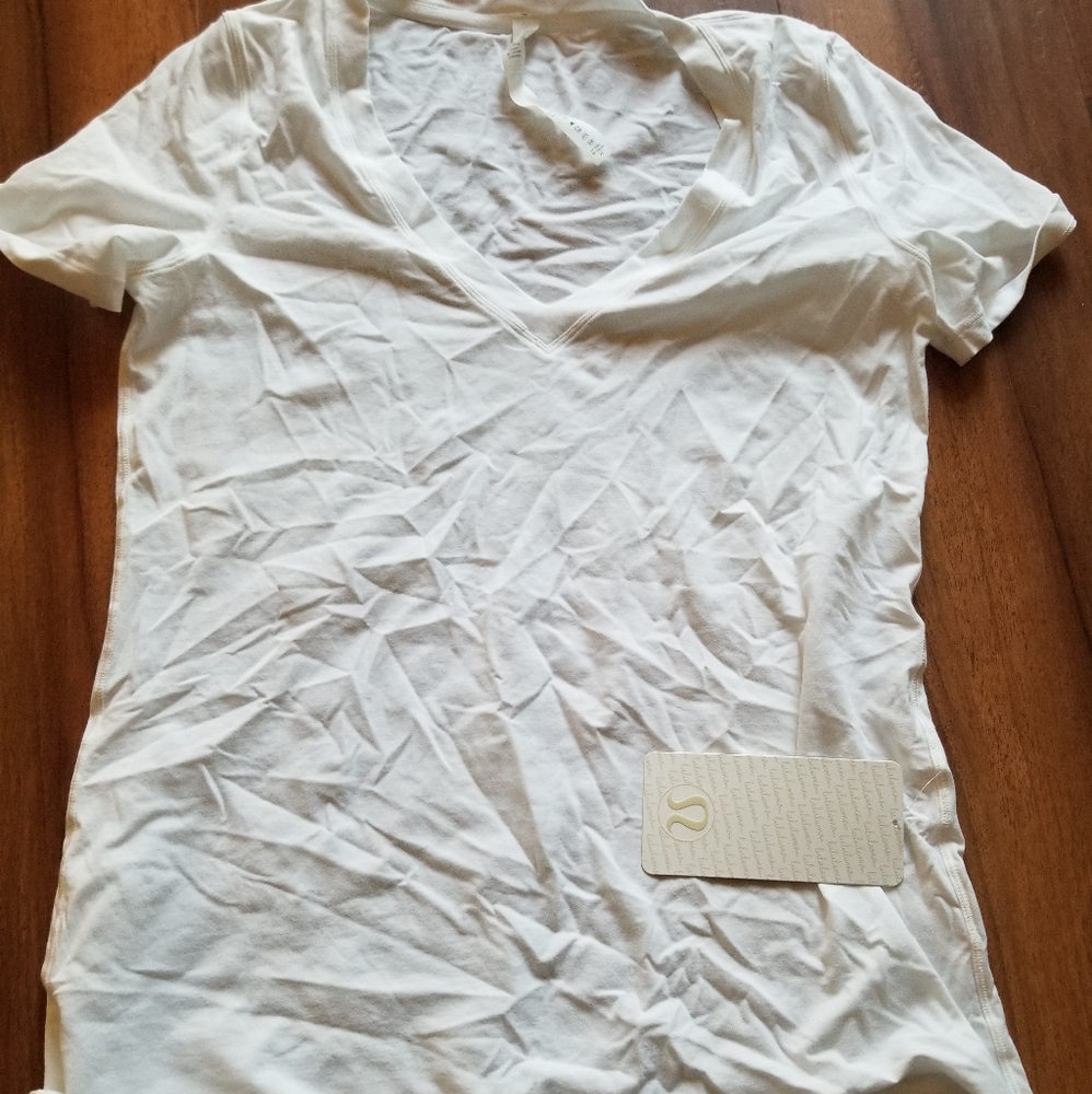 Lululemon t-shirt